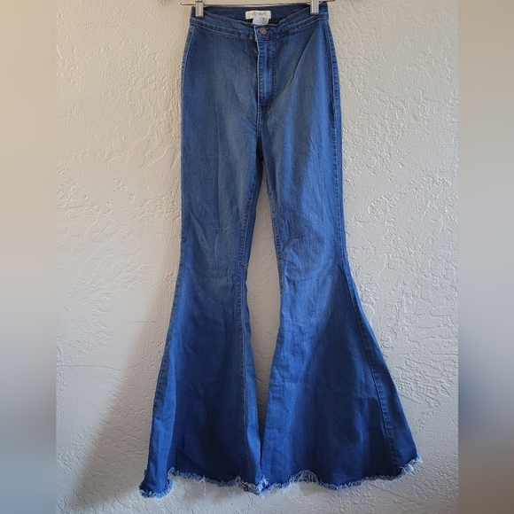 Vibrant MIU Flare Jeans Size 27 - Picture 1 of 8